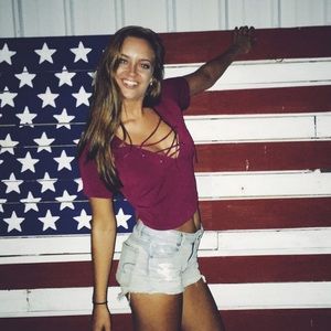 Meet your Posher, Brooke